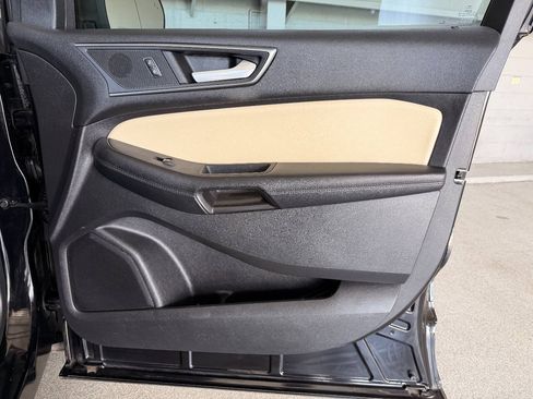 Used 2021 Ford Edge SE FWD image 12
