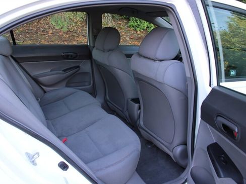 Used 2009 Honda Civic DX-VP image 6