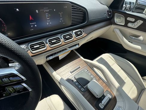 New 2026 Mercedes-Benz GLS 450 4MATIC image 31