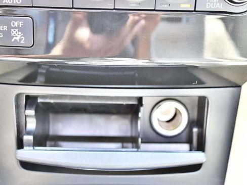 Used 2014 INFINITI QX70 3.7 Sport Utility 4D image 18