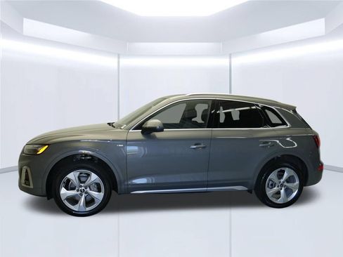 Certified 2023 Audi Q5 2.0T Prestige AWD/4WD image 2