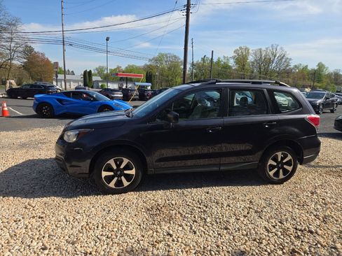 Used 2017 Subaru Forester 2.5i w/ Alloy Wheel Package AWD/4WD image 4