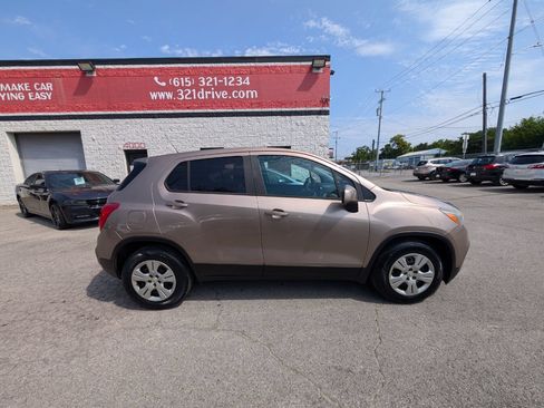 Used 2018 Chevrolet Trax LS FWD image 5