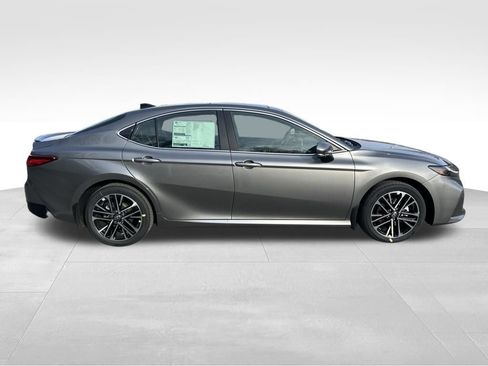 New 2026 Toyota Camry XLE image 6