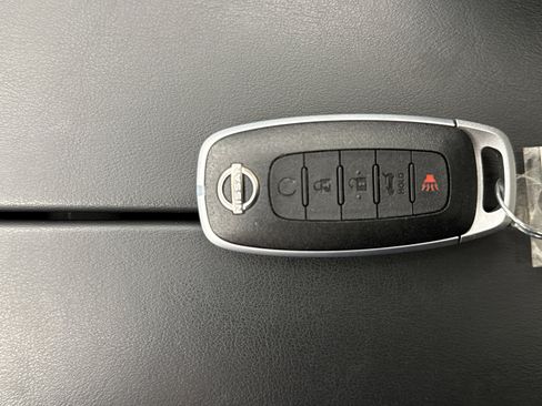 Used 2023 Nissan Rogue SV w/ SV Premium B Package image 23