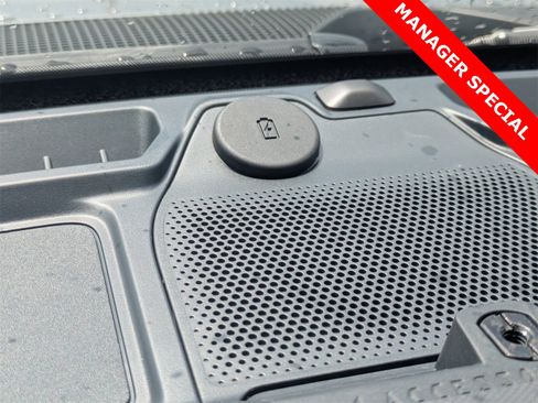 New 2025 Ford Bronco Badlands image 15