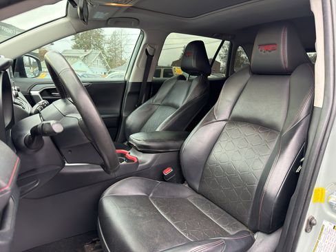 Used 2020 Toyota RAV4 TRD Off-Road image 11