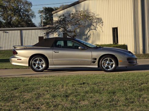 Used 2002 Pontiac Firebird Trans Am image 10