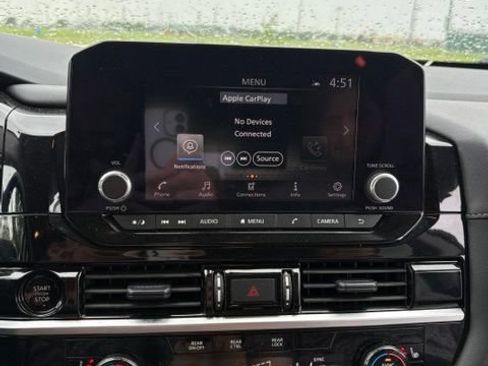 Used 2025 Nissan Pathfinder SV FWD image 10