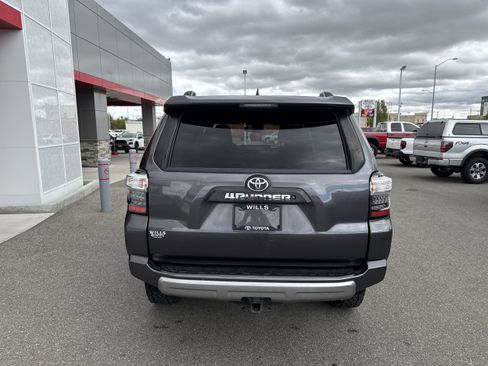Used 2020 Toyota 4Runner TRD Off-Road AWD/4WD image 4
