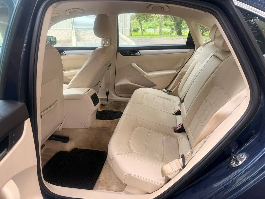 Used 2013 Volkswagen Passat 2.5 SE FWD image 11
