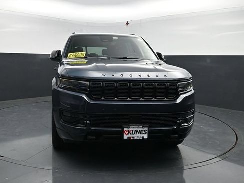 Used 2023 Jeep Wagoneer Series II AWD/4WD image 2