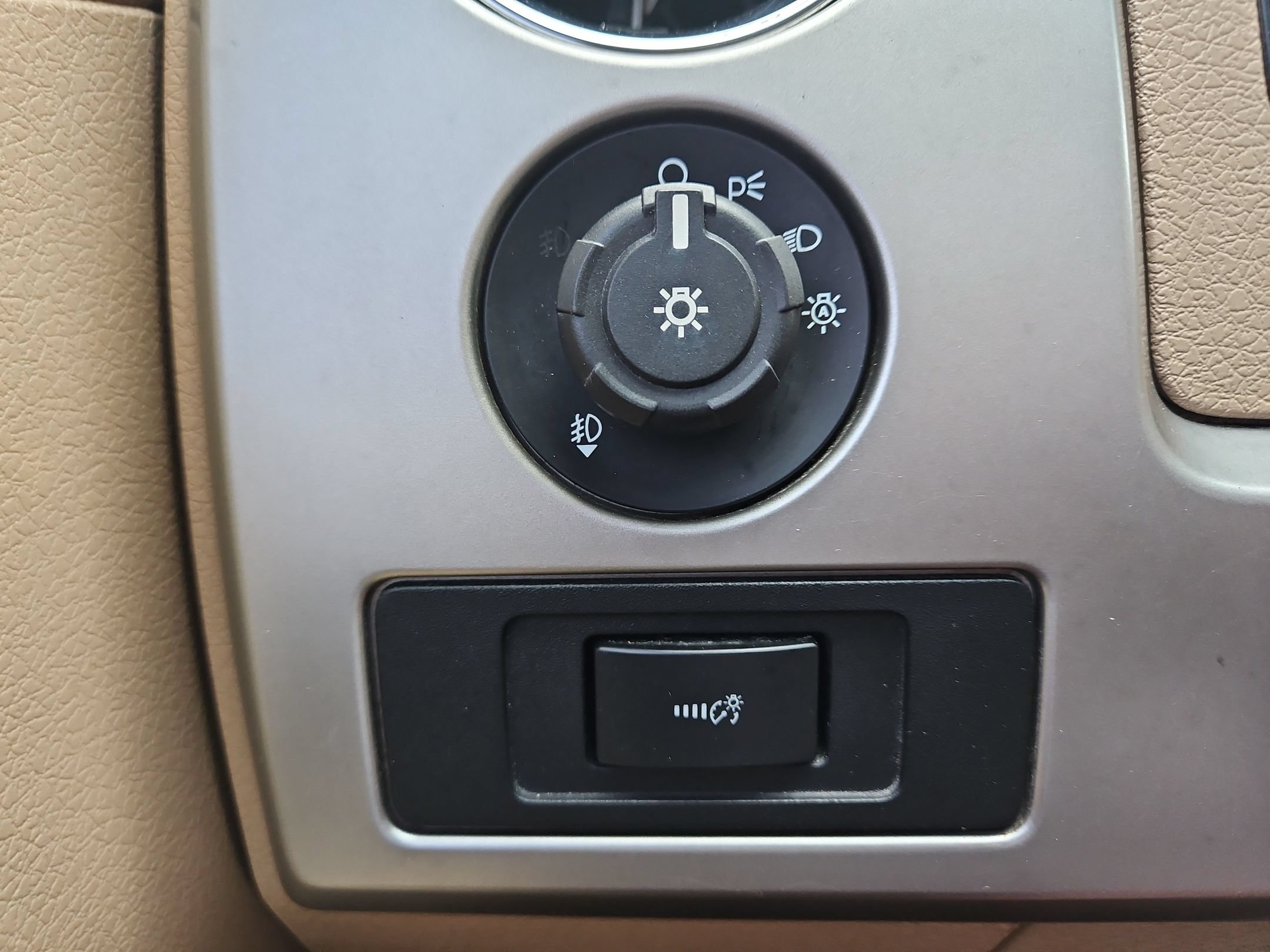 Used 2013 Ford F150 King Ranch w/ King Ranch Luxury Pkg AWD/4WD image 49