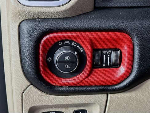 Used 2019 RAM 1500 Big Horn AWD/4WD image 10