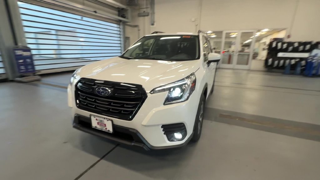 Used 2024 Subaru Forester Premium AWD/4WD image 7