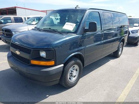 Used 2017 Chevrolet Express 2500 LS RWD image 2
