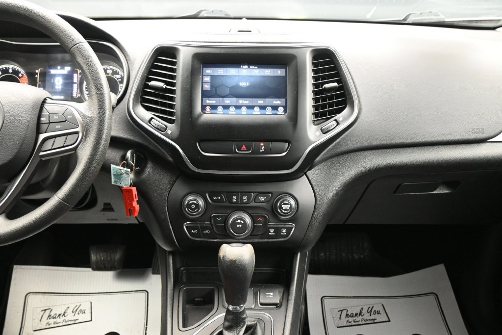 Used 2021 Jeep Cherokee Latitude FWD image 19