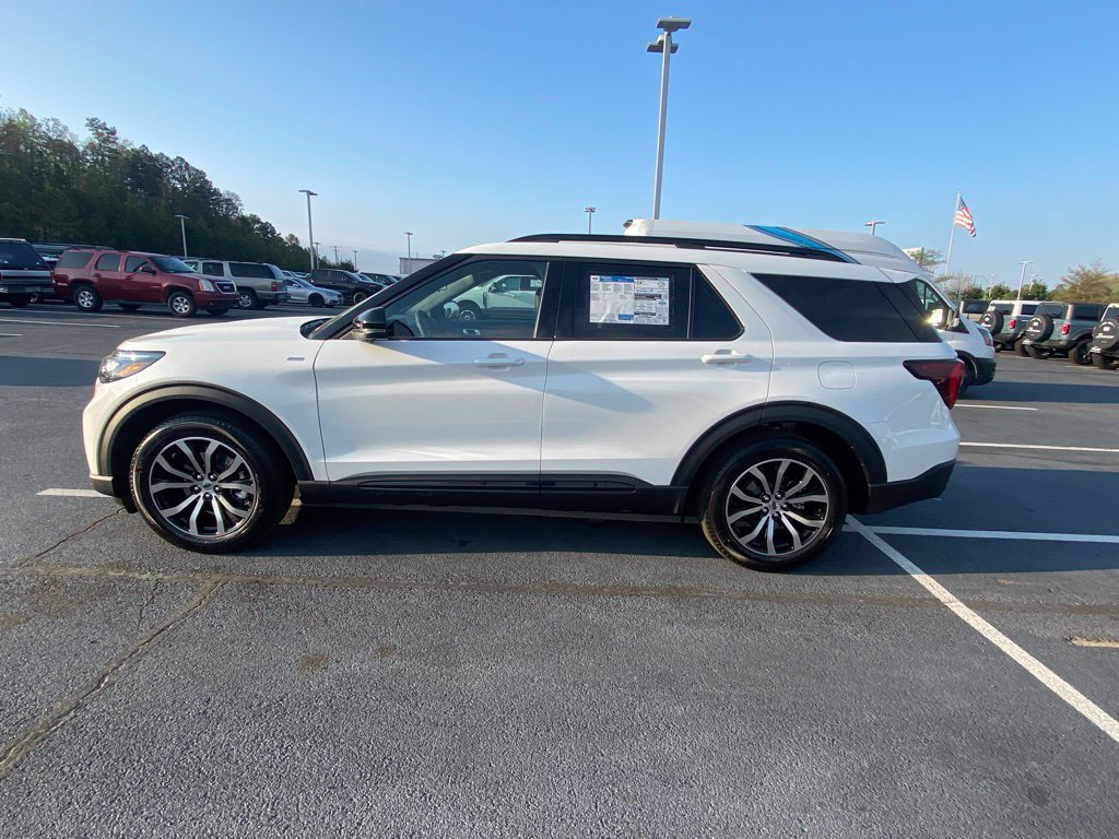 New 2026 Ford Explorer ST-Line RWD image 4