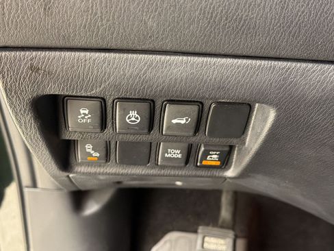 Used 2018 Nissan Pathfinder SL w/ SL Premium Package FWD image 18