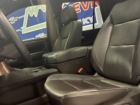 Used 2023 Chevrolet Tahoe High Country w/ LPO, Illumination Package AWD/4WD image 11