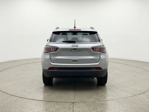 Used 2025 Jeep Compass Latitude image 7