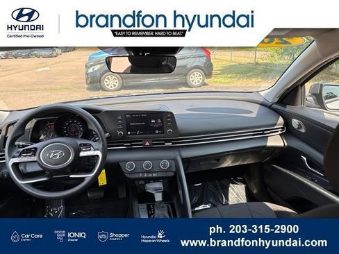 Used 2023 Hyundai Elantra SE FWD image 12