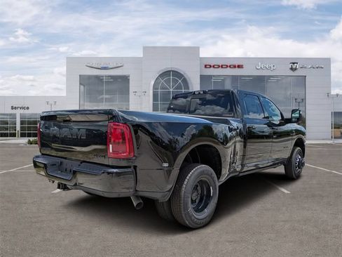 New 2026 RAM 3500 Laramie AWD/4WD image 3