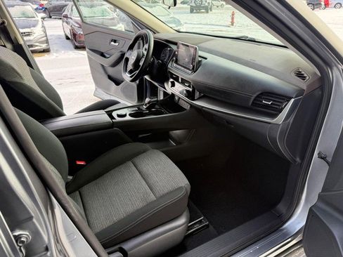 Used 2022 Nissan Rogue SV image 15