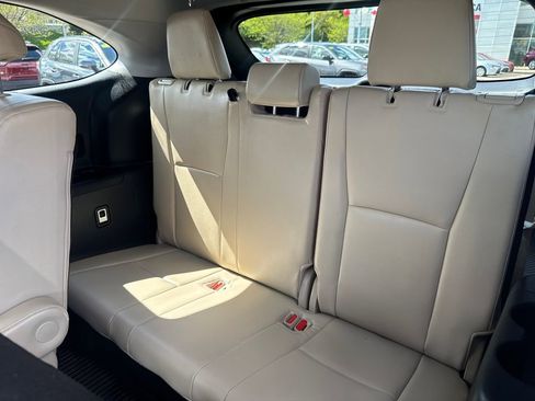 Used 2025 Toyota Highlander XLE AWD/4WD image 53