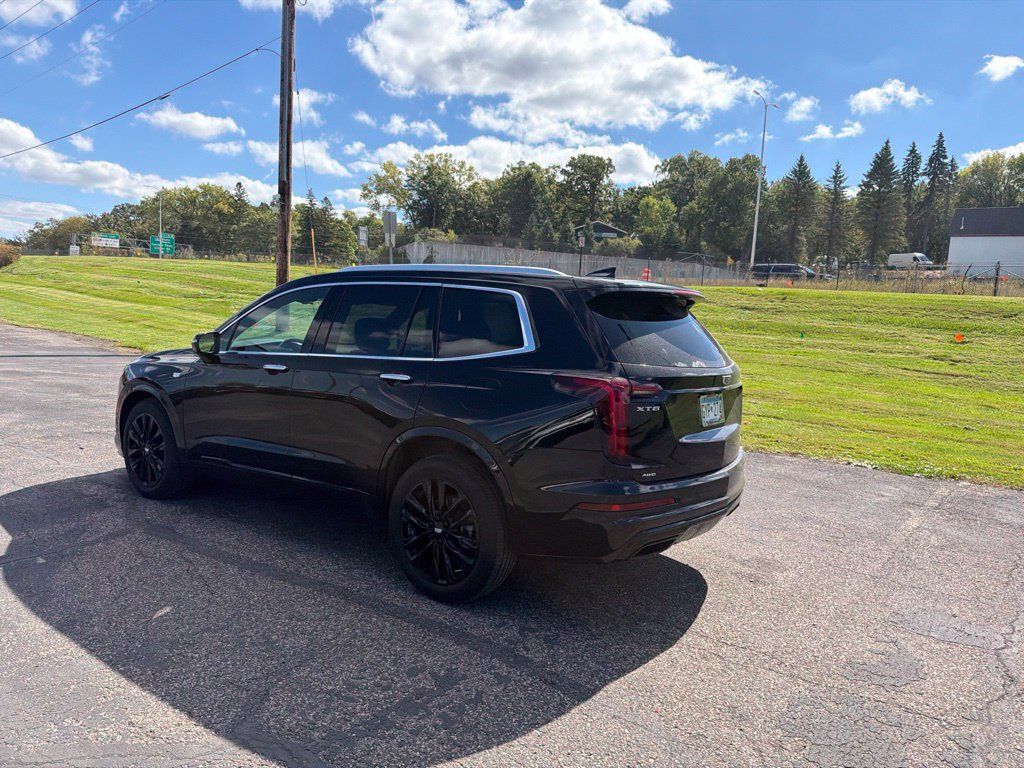 Used 2021 Cadillac XT6 Premium Luxury w/ LPO, ONYX Package AWD/4WD image 24