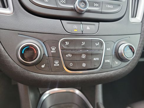 Used 2024 Chevrolet Malibu LT image 24