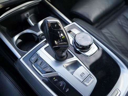 Used 2018 BMW 750i RWD image 14