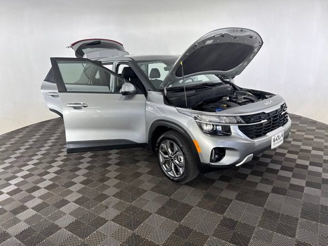 Certified 2026 Kia Seltos LX AWD/4WD image 14