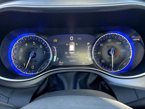 Used 2018 Chrysler Pacifica Limited w/ S Appearance Package image 18