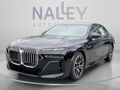 Used 2026 BMW 750e xDrive AWD/4WD image 1