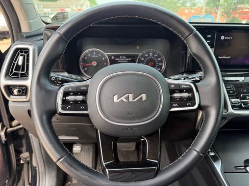 Used 2022 Kia Sorento S FWD image 14