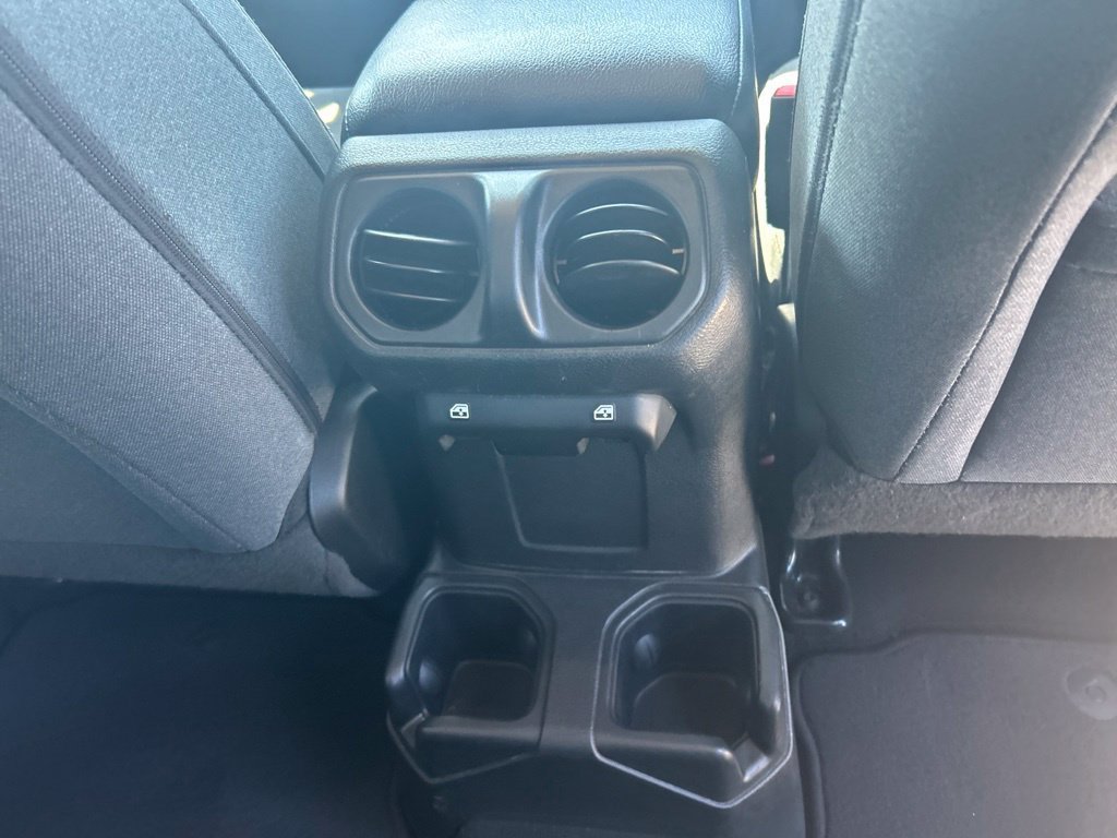 Used 2024 Jeep Wrangler Unlimited Sport AWD/4WD image 29