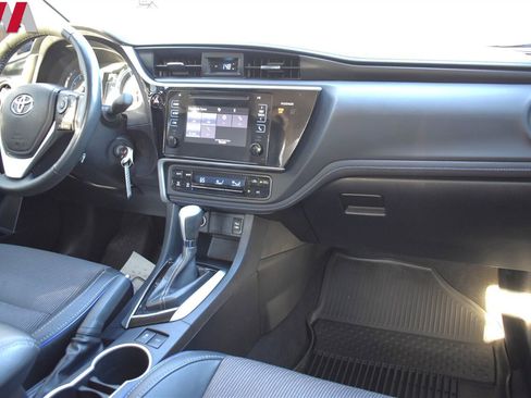 Used 2017 Toyota Corolla SE image 11