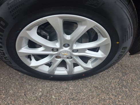 Used 2018 Chevrolet Equinox LT FWD image 22