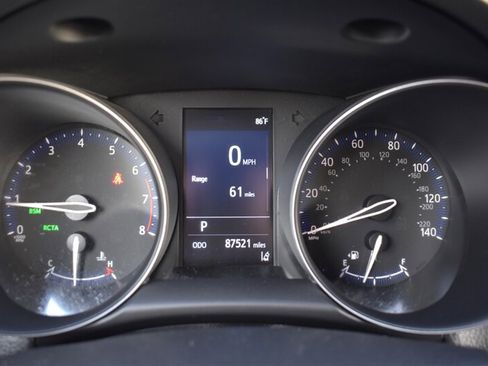 Used 2019 Toyota C-HR XLE FWD image 17