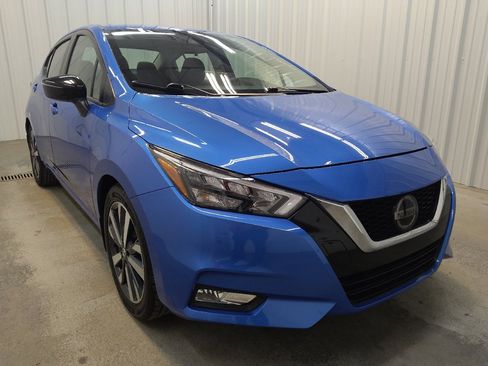 Used 2021 Nissan Versa SR w/ Convenience Package FWD image 13