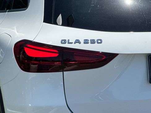 Certified 2025 Mercedes-Benz GLA 250 image 32