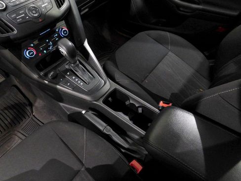 Used 2018 Ford Focus SE w/ SE Winter Package image 59