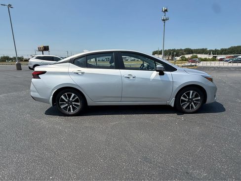 Used 2025 Nissan Versa SV w/ Trunk Package FWD image 9