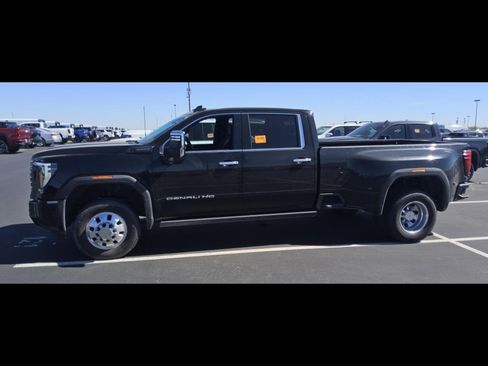 Used 2024 GMC Sierra 3500 Denali Ultimate AWD/4WD image 14