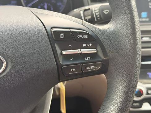 Used 2020 Hyundai Elantra SEL image 9