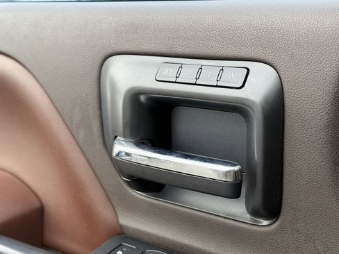 Used 2016 Chevrolet Silverado 1500 High Country w/ High Country Premium Package image 15