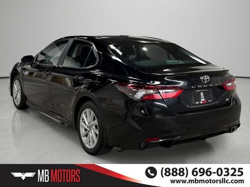 Used 2024 Toyota Camry SE FWD image 5