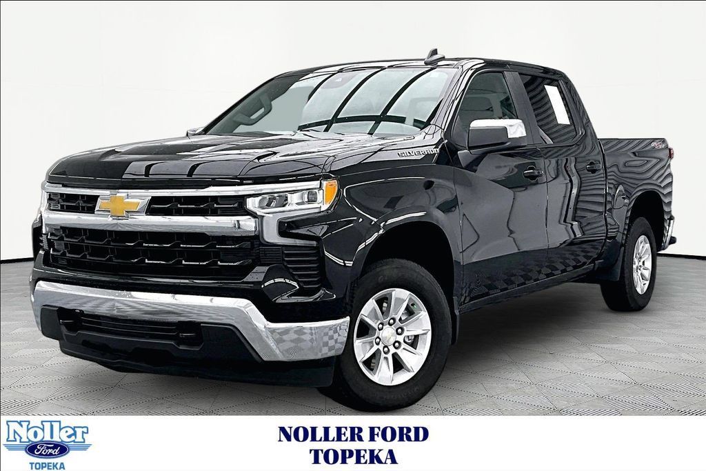 Used 2023 Chevrolet Silverado 1500 LT w/ Protection Package AWD/4WD image 1