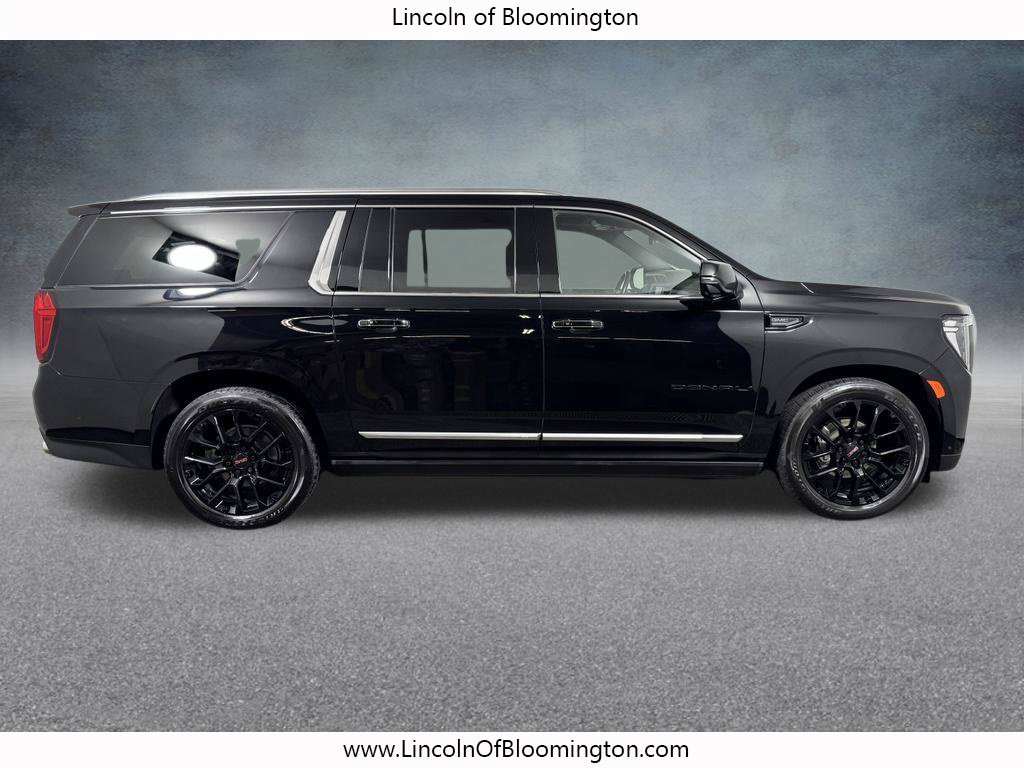 Used 2023 GMC Yukon XL Denali w/ Denali Reserve Package AWD/4WD image 8